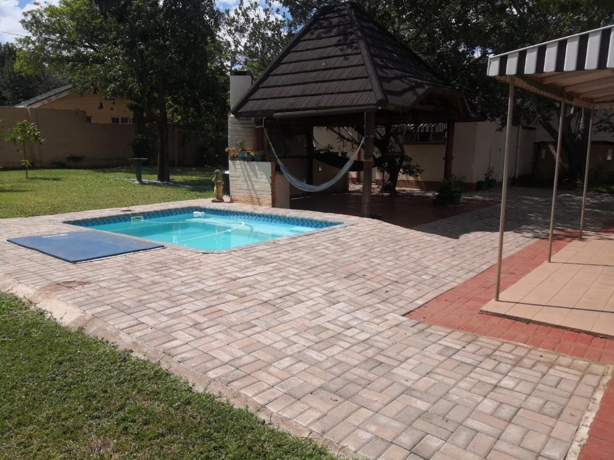 Villa 15 On Reitz Bela Bela Extérieur photo