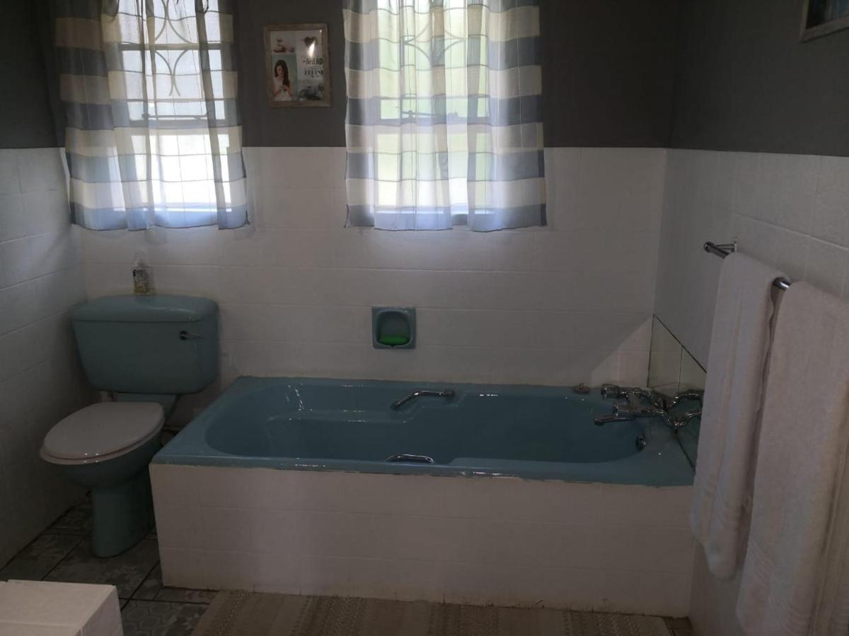 Villa 15 On Reitz Bela Bela Extérieur photo